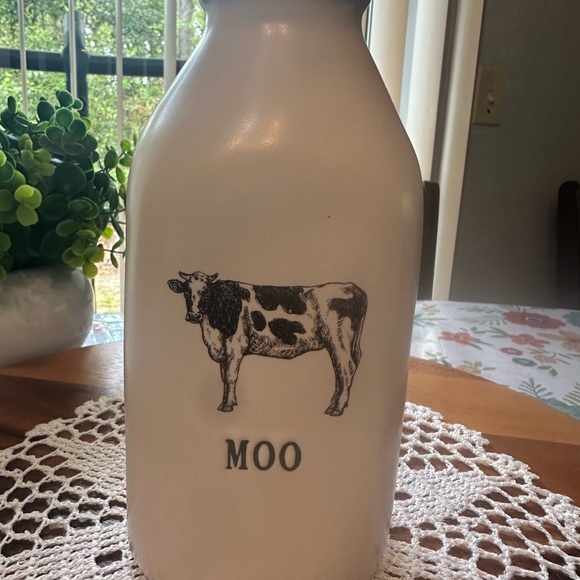 Moo Ceramic Milk Bottle - White - Picture 8 of 9